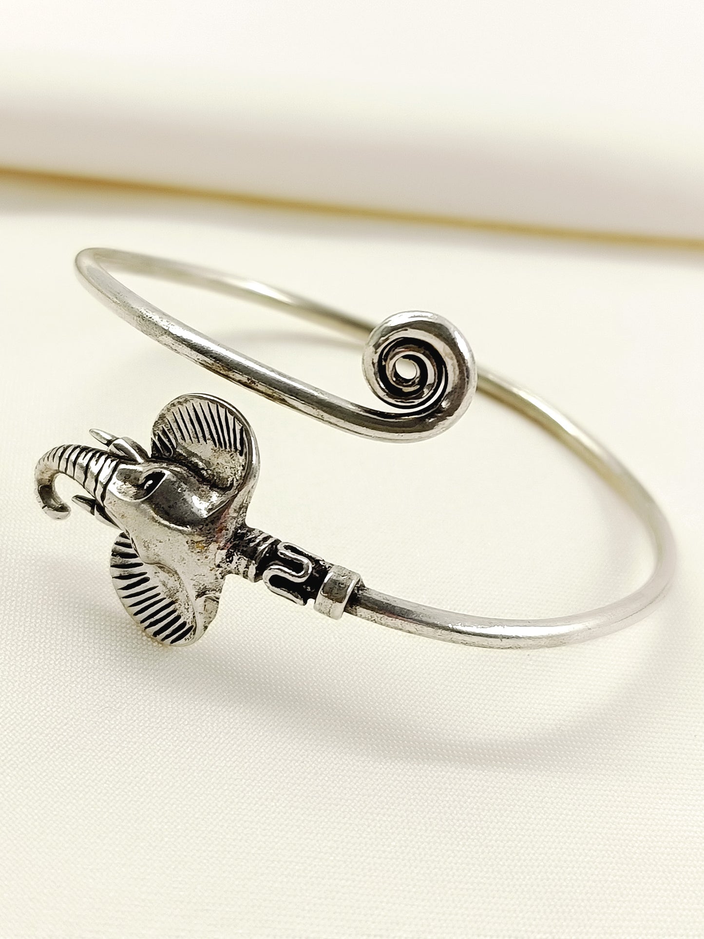 Vineent Plain Men's Bracelet