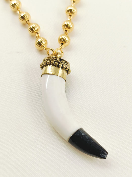 Ridhanshi White Bone Neckpiece