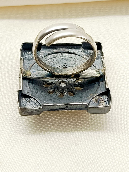 Aurelia White Oxidized Finger Ring