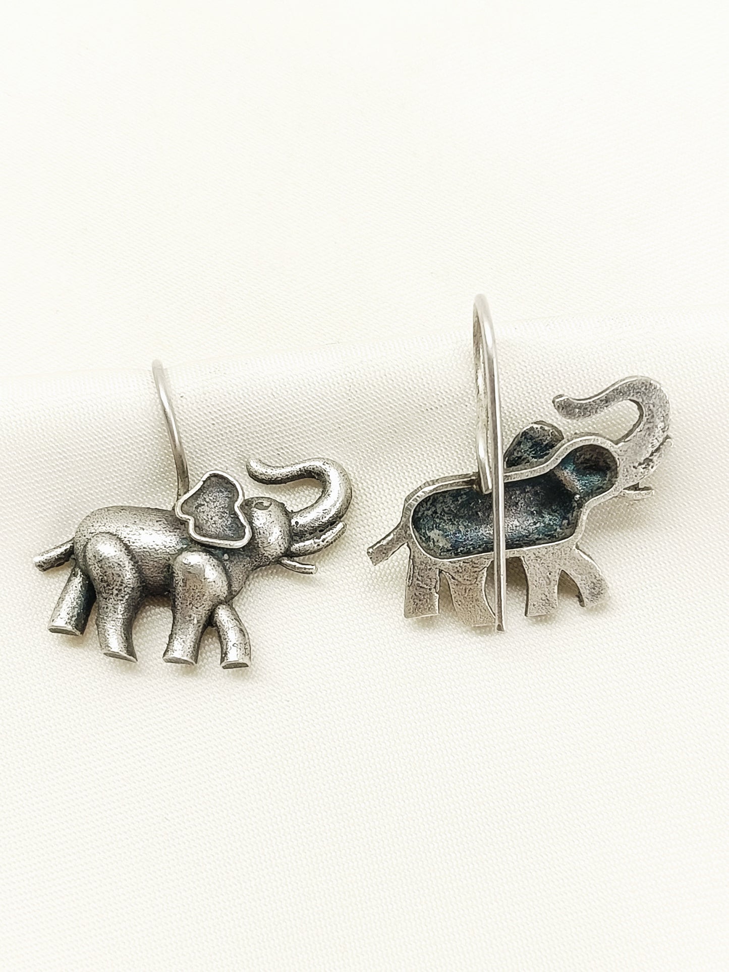 Wricha Plain Oxidized Earring