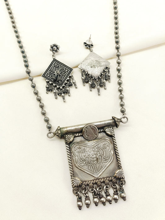 Adena Plain Oxidized Pendant Set