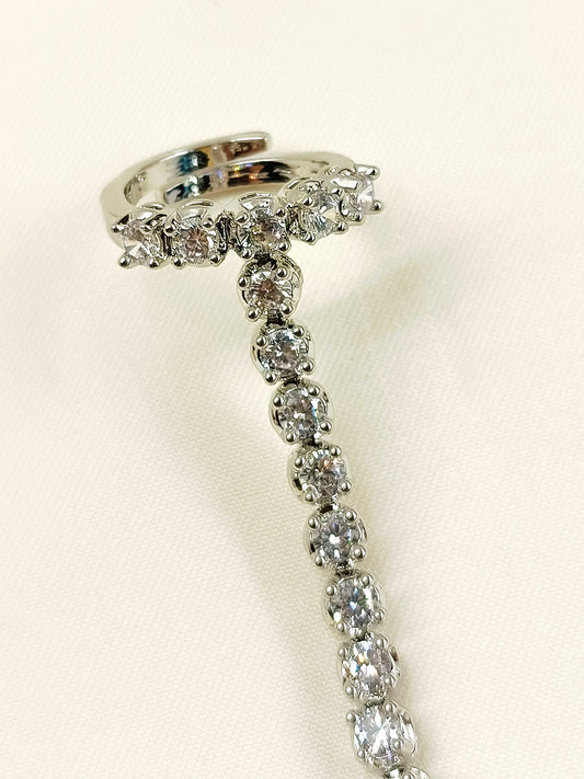 Bahrain White American Diamond Hathphool