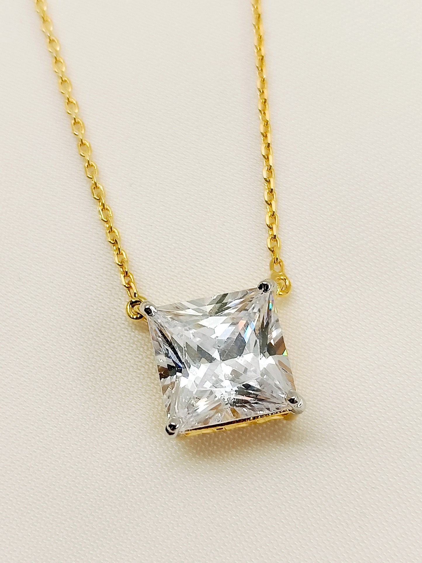 Diksha 92.5 Silver Swarovski Stone Pendal