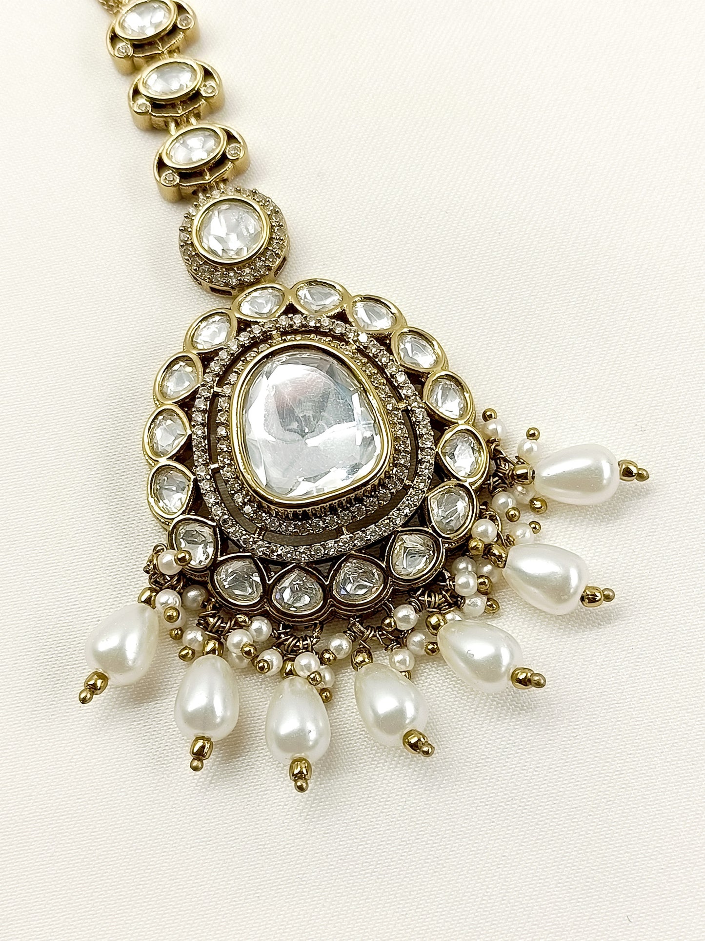 Elizabeth White Victorian Teeka