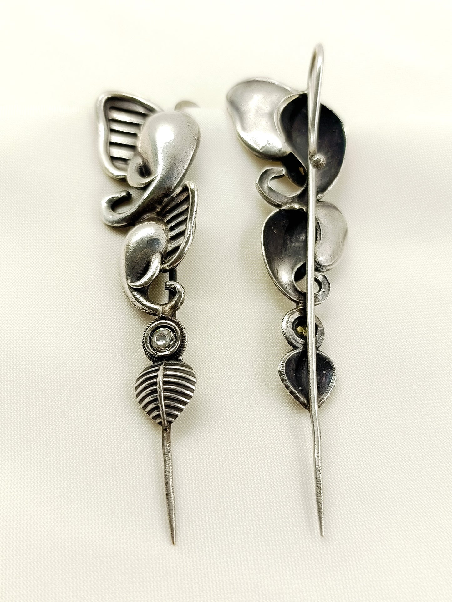 Tarun White Elephant Men's Earcuffs