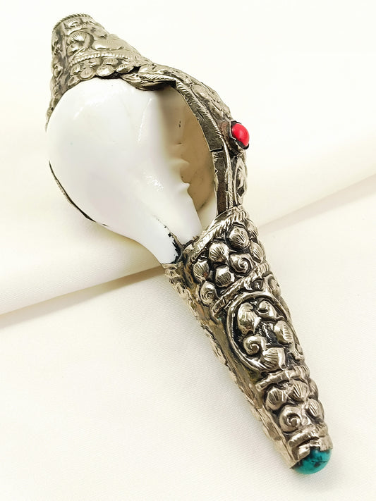 Mridwal Silver Tibetan-Style Carved Shankh