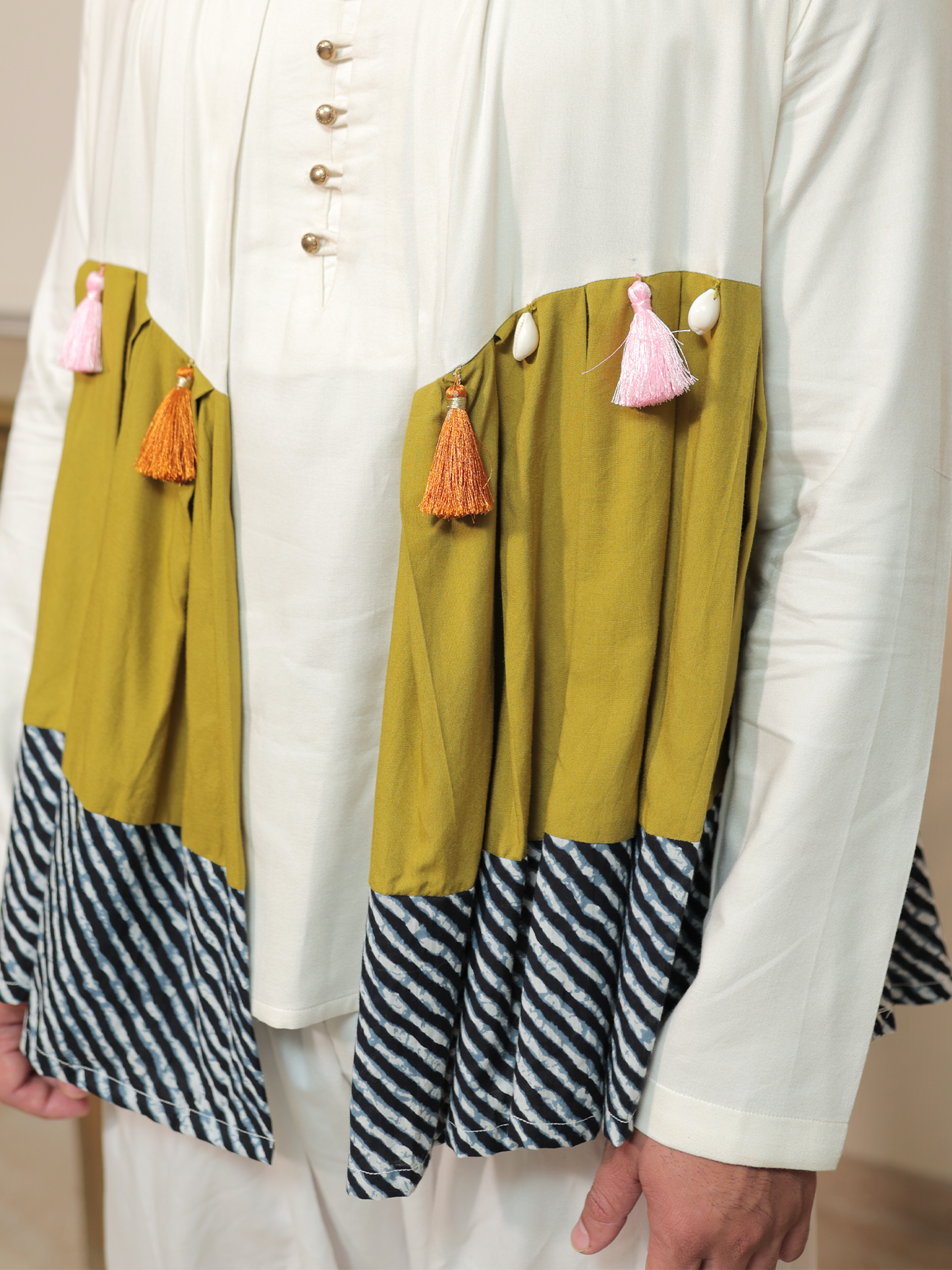 Ayansh Garba Green Kediya Jacket Set.