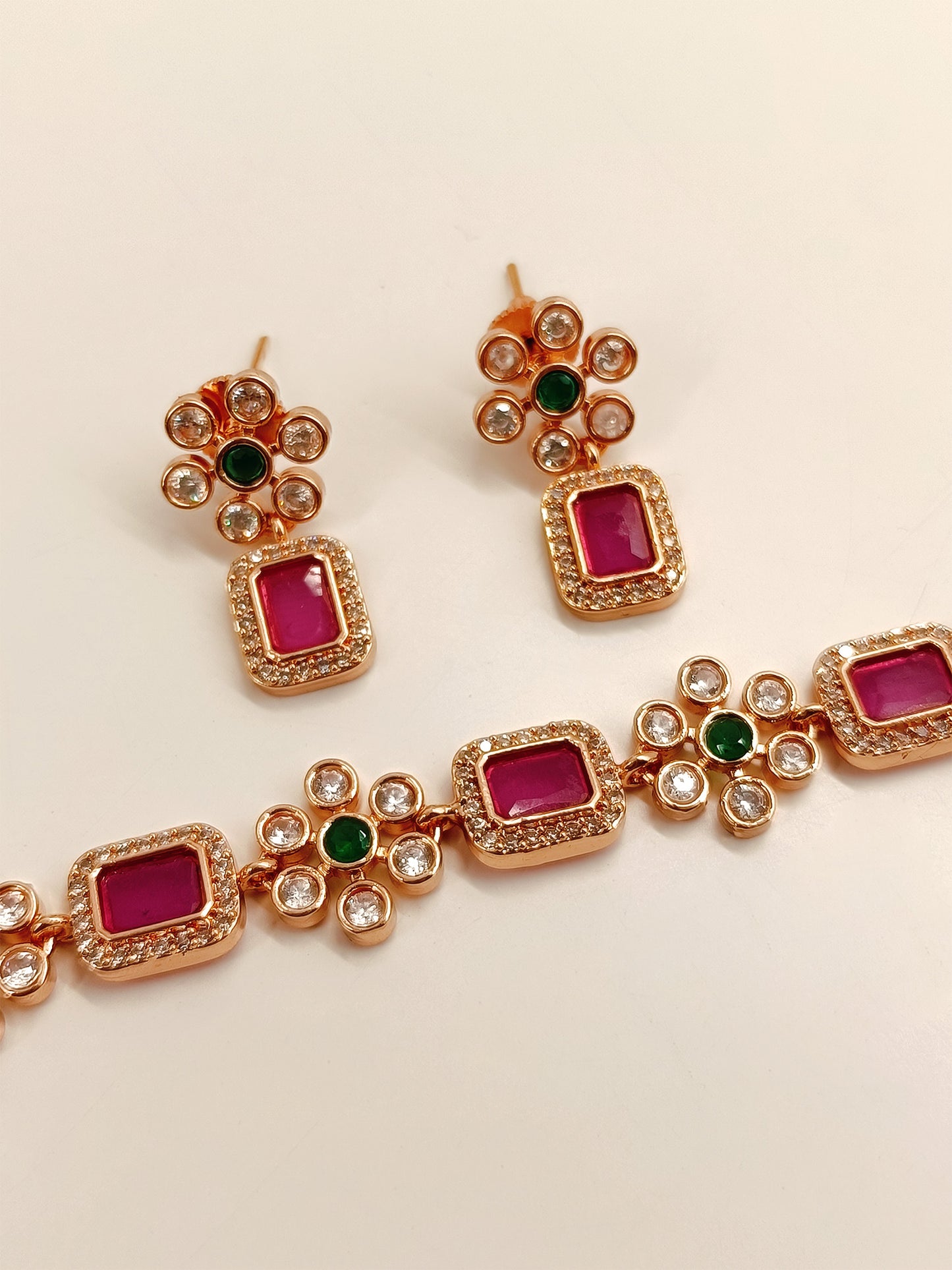 Saoirse R & G Antique Necklace Set