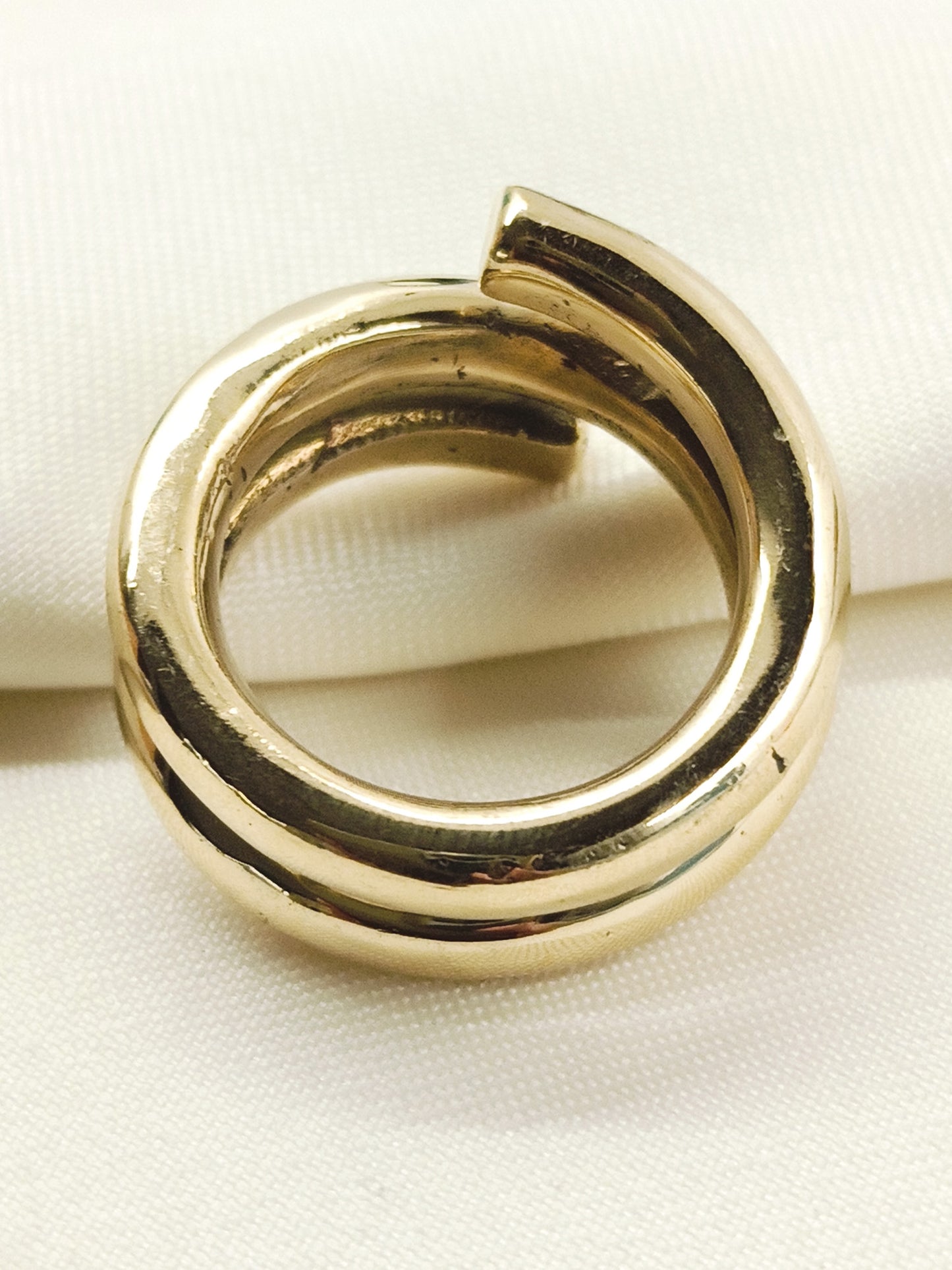 Undine Golden Men's Finger Ring