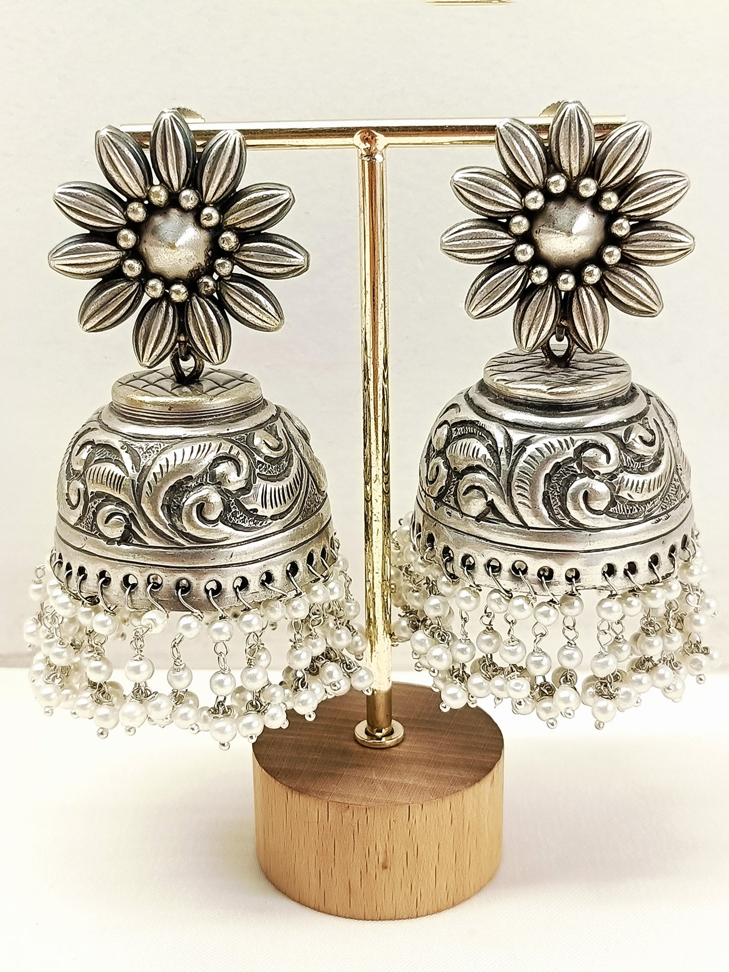 Akushi Plain Oxidized Floral Jhumki