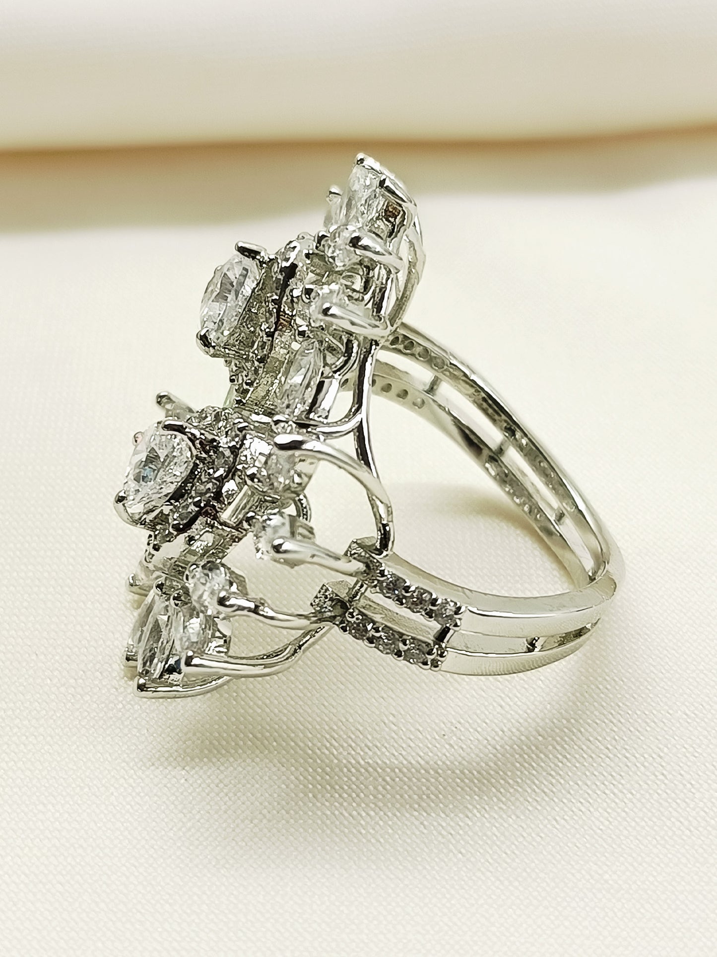 Quashi 92.5 Silver American Diamond Finger Ring