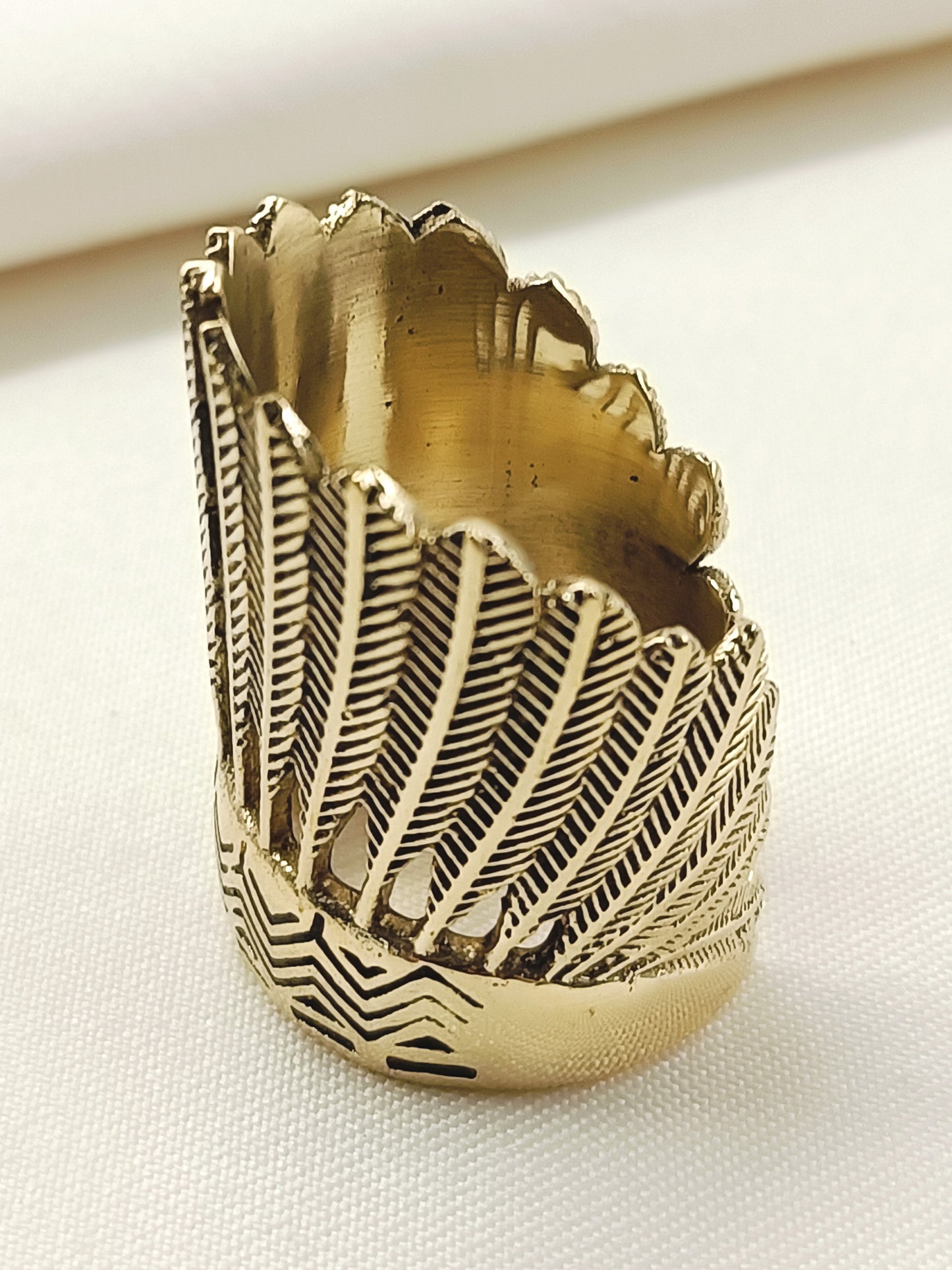 Lucia Golden Men's Finger Ring