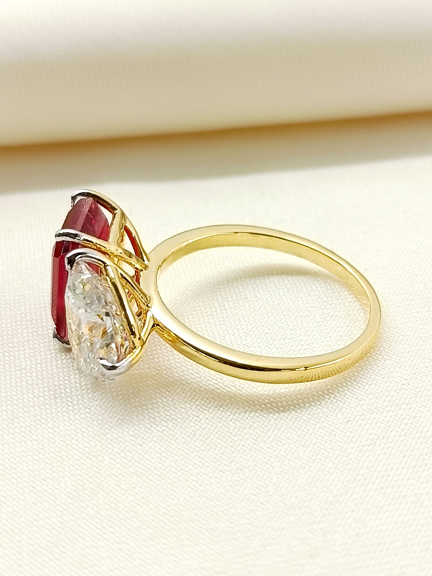 Asmat 92.5 Silver Swarovski Stone Finger Ring