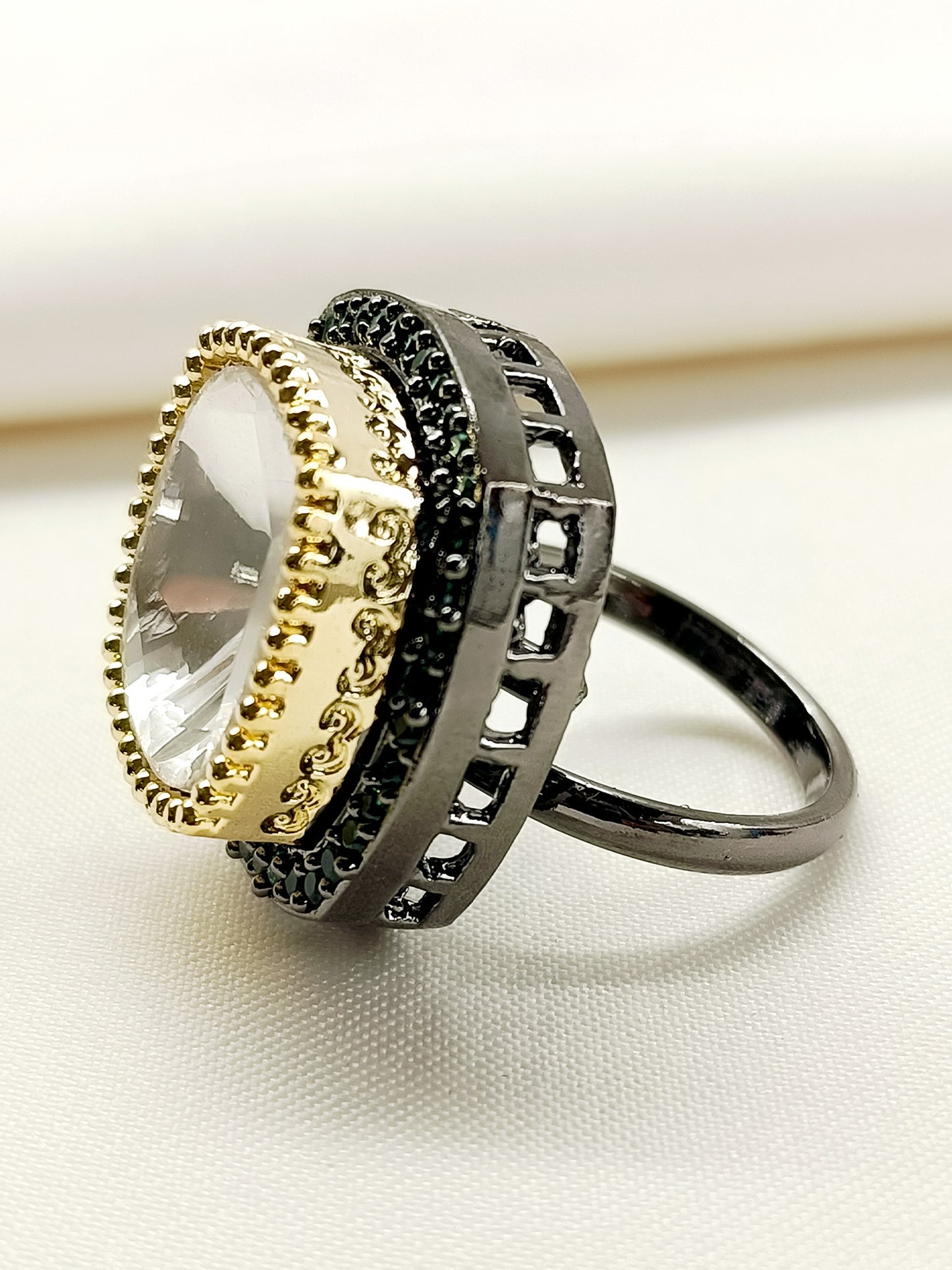 Rasiya Green Victorian Finger Ring