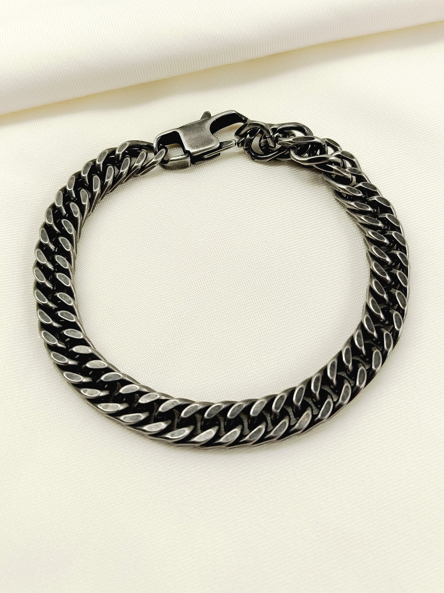 Viraj Plain Men's Bracelet
