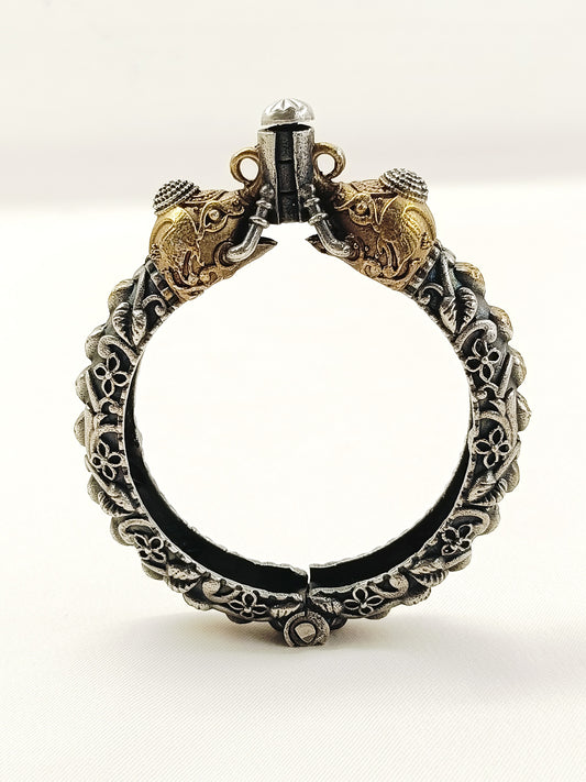 Iraja Plain Elephant Oxidized Kada