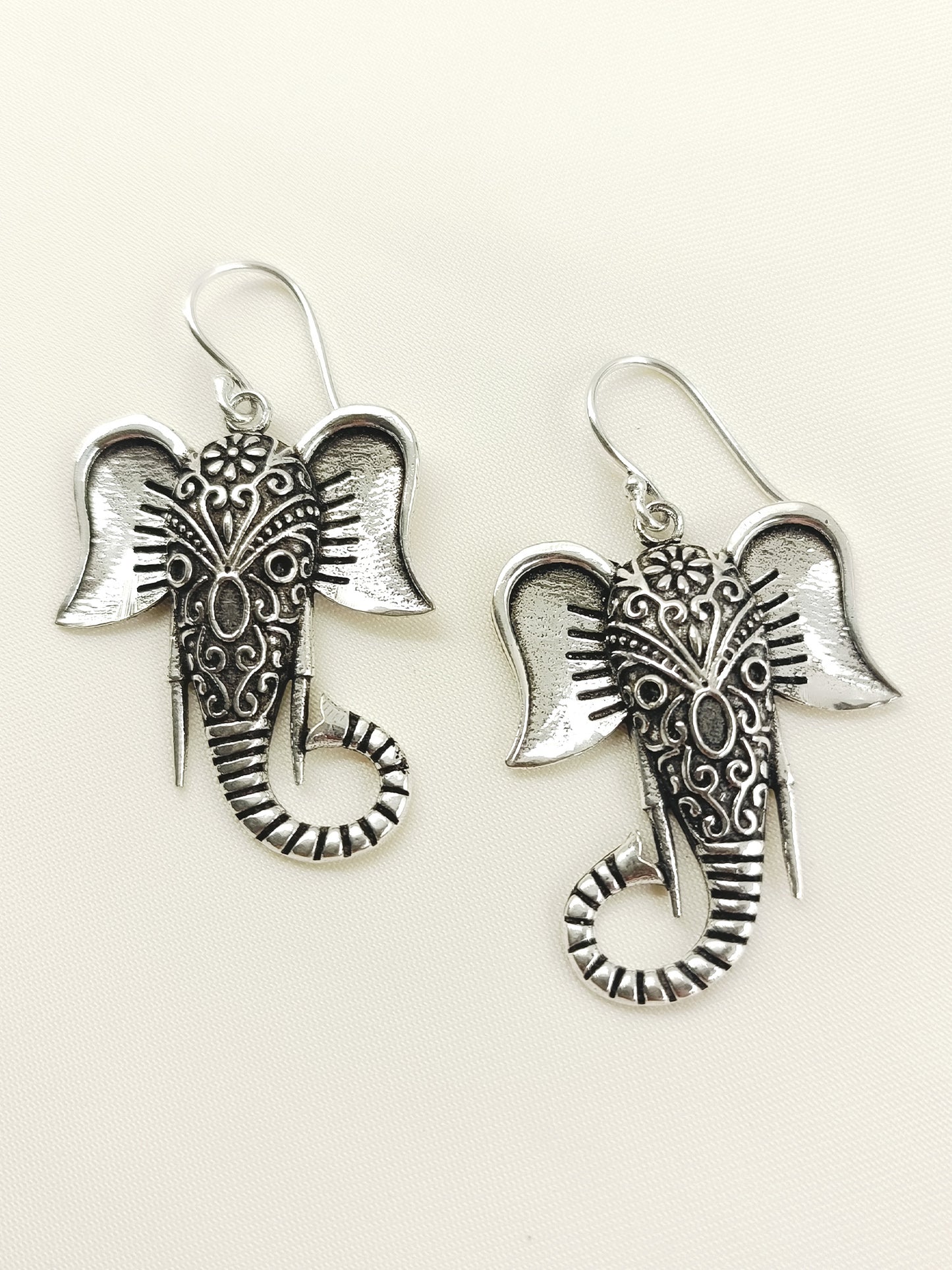 Daksh Silver Men's Earrings