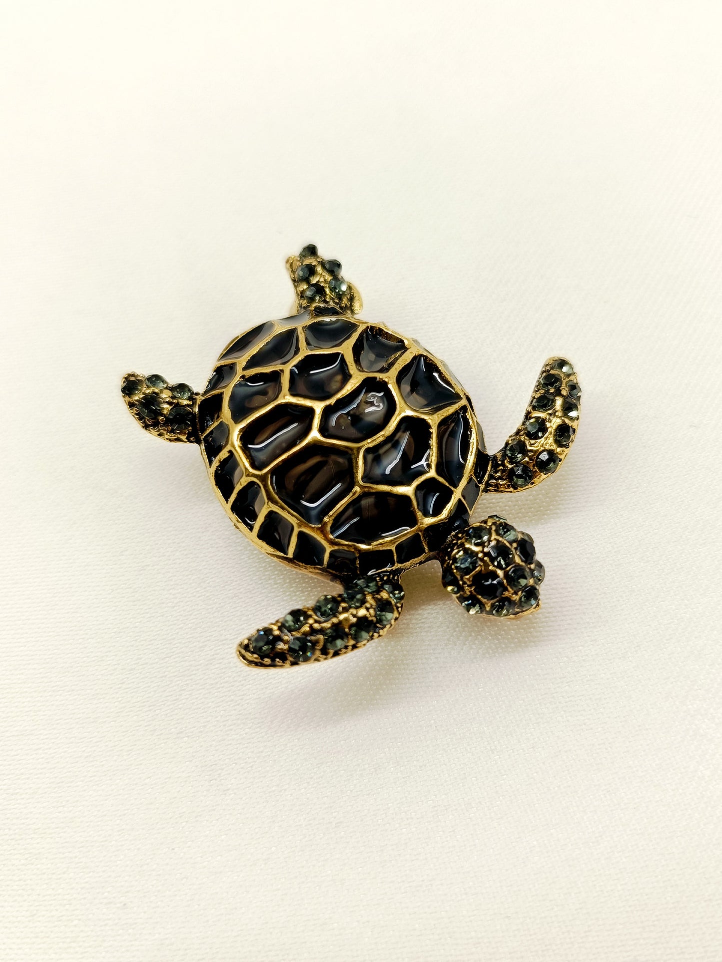 Vaishvi Tortoise Men's Brooch
