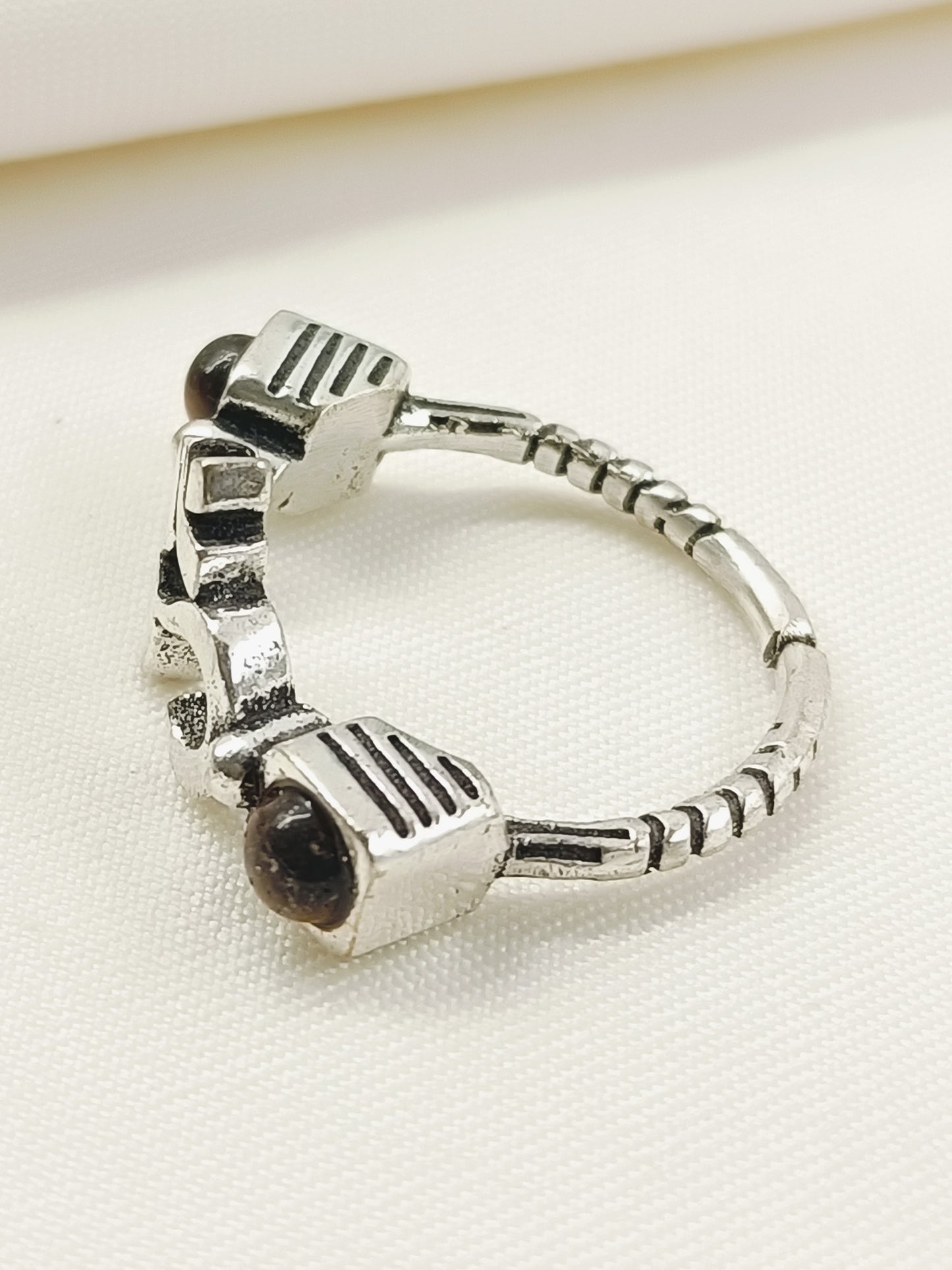 Avan Brown Men's Finger Ring