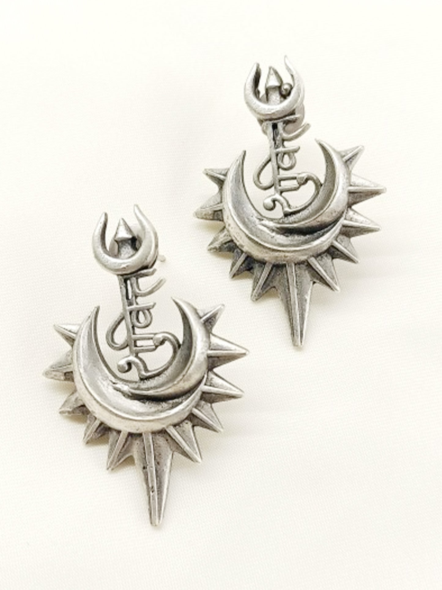 Charuni Plain Oxidized Earring