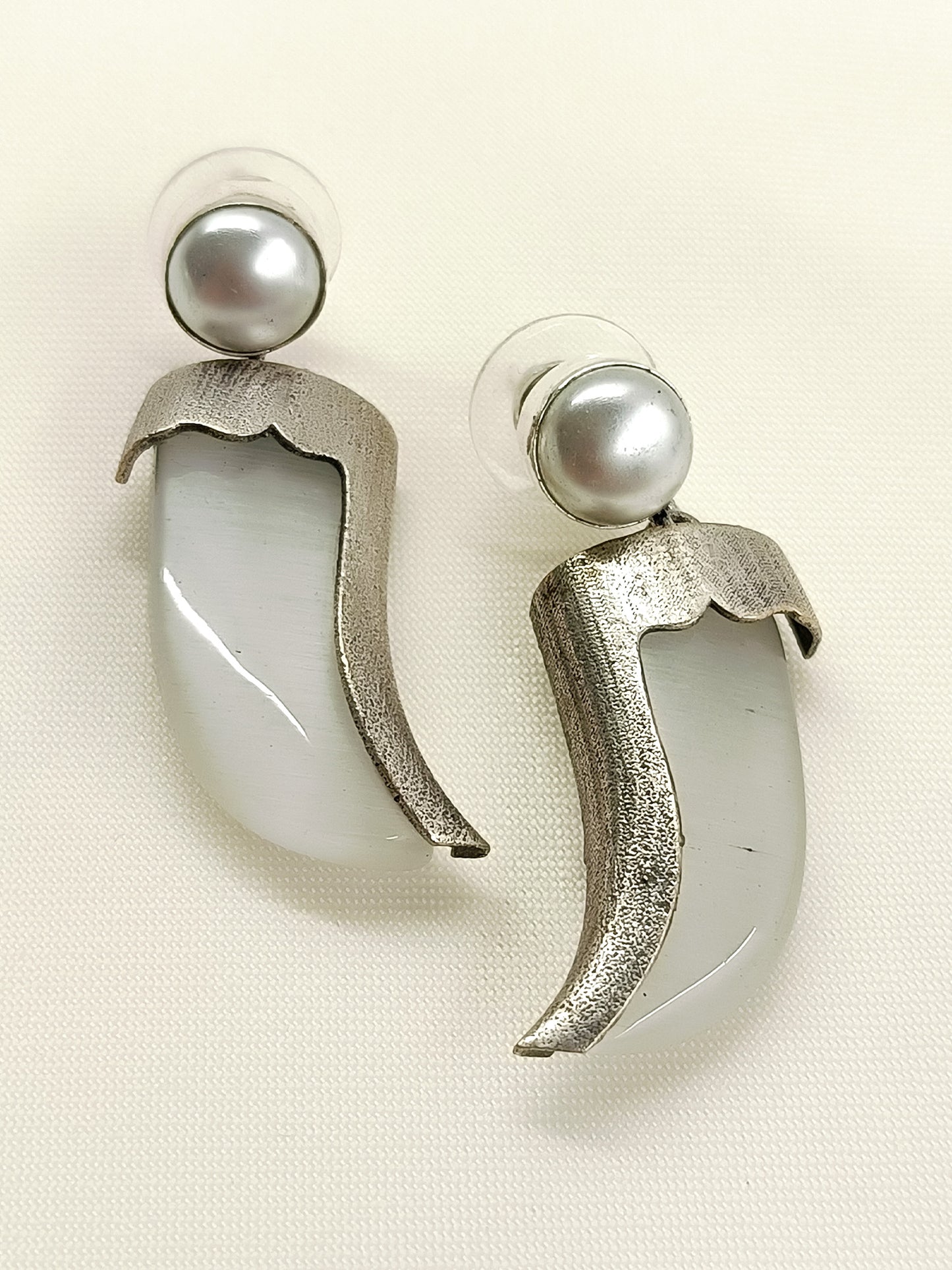 Ivaan Grey Men's Earring