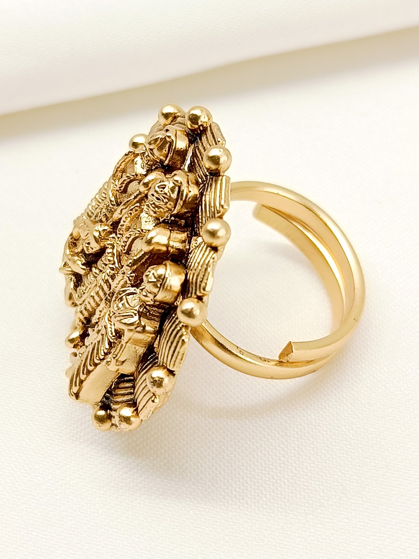 Swarna Antique Finger Ring