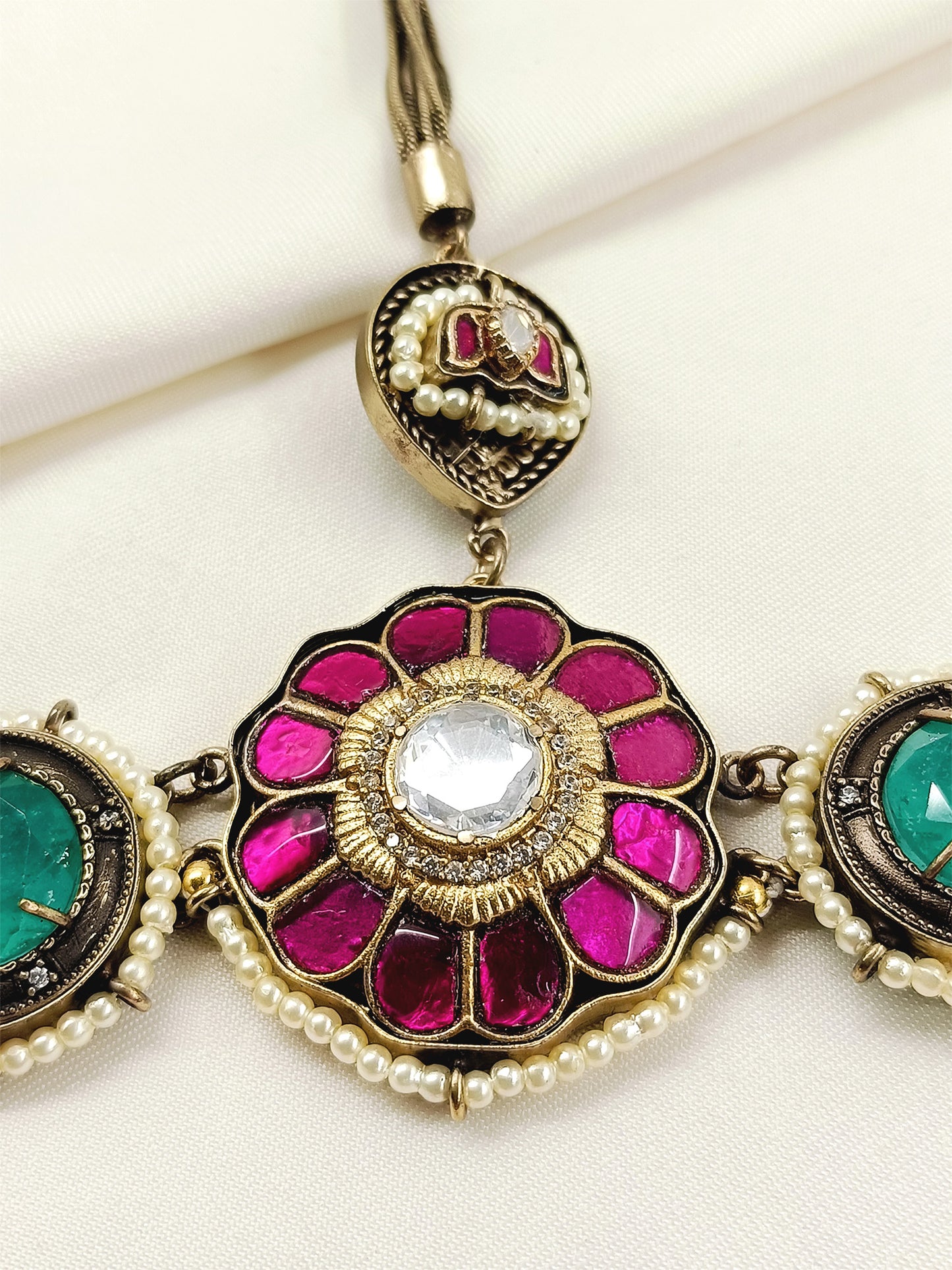 Urmi R&G Boutique Hathphool