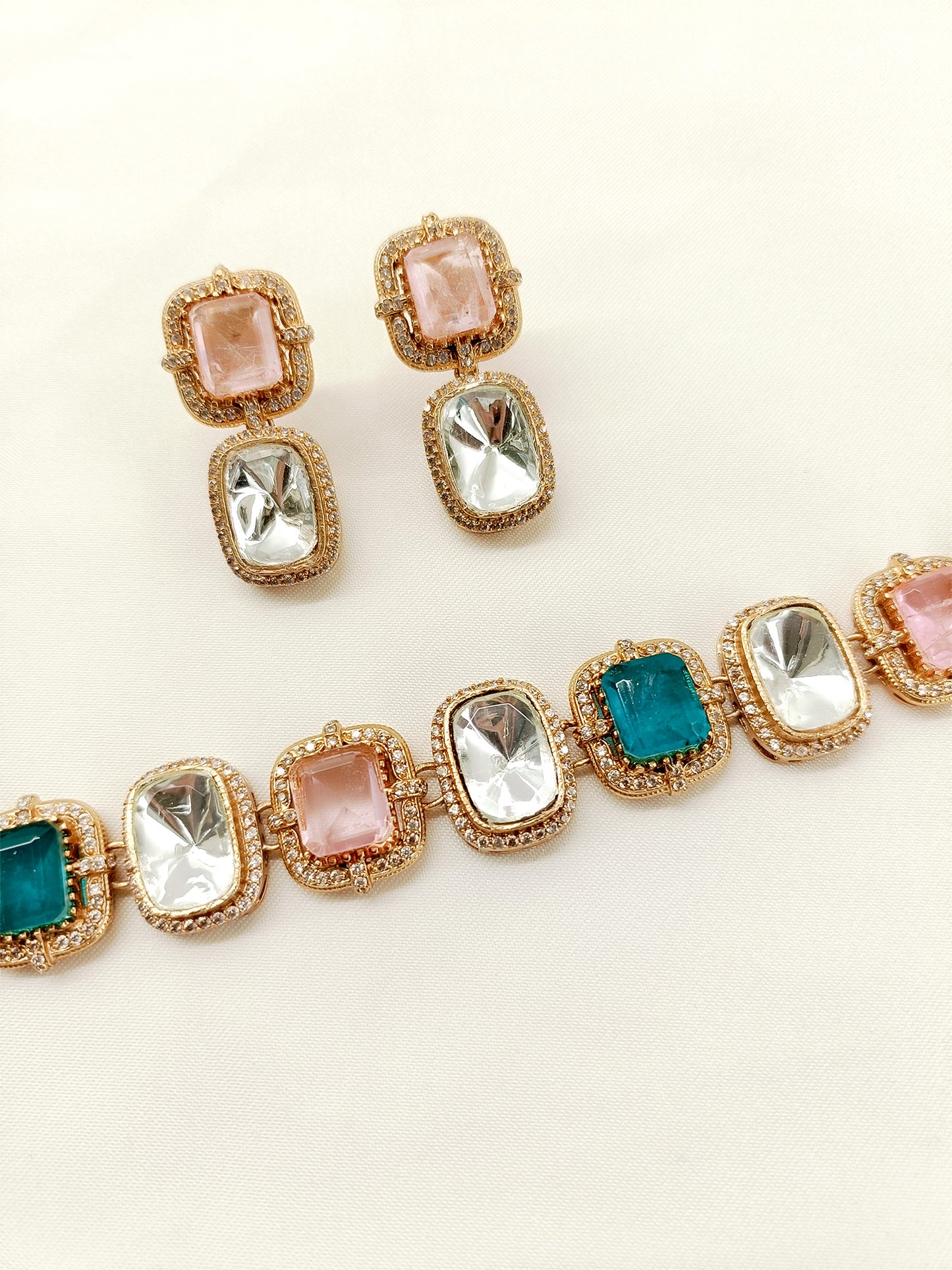 Abhikhya P&G Kundan Choker Set