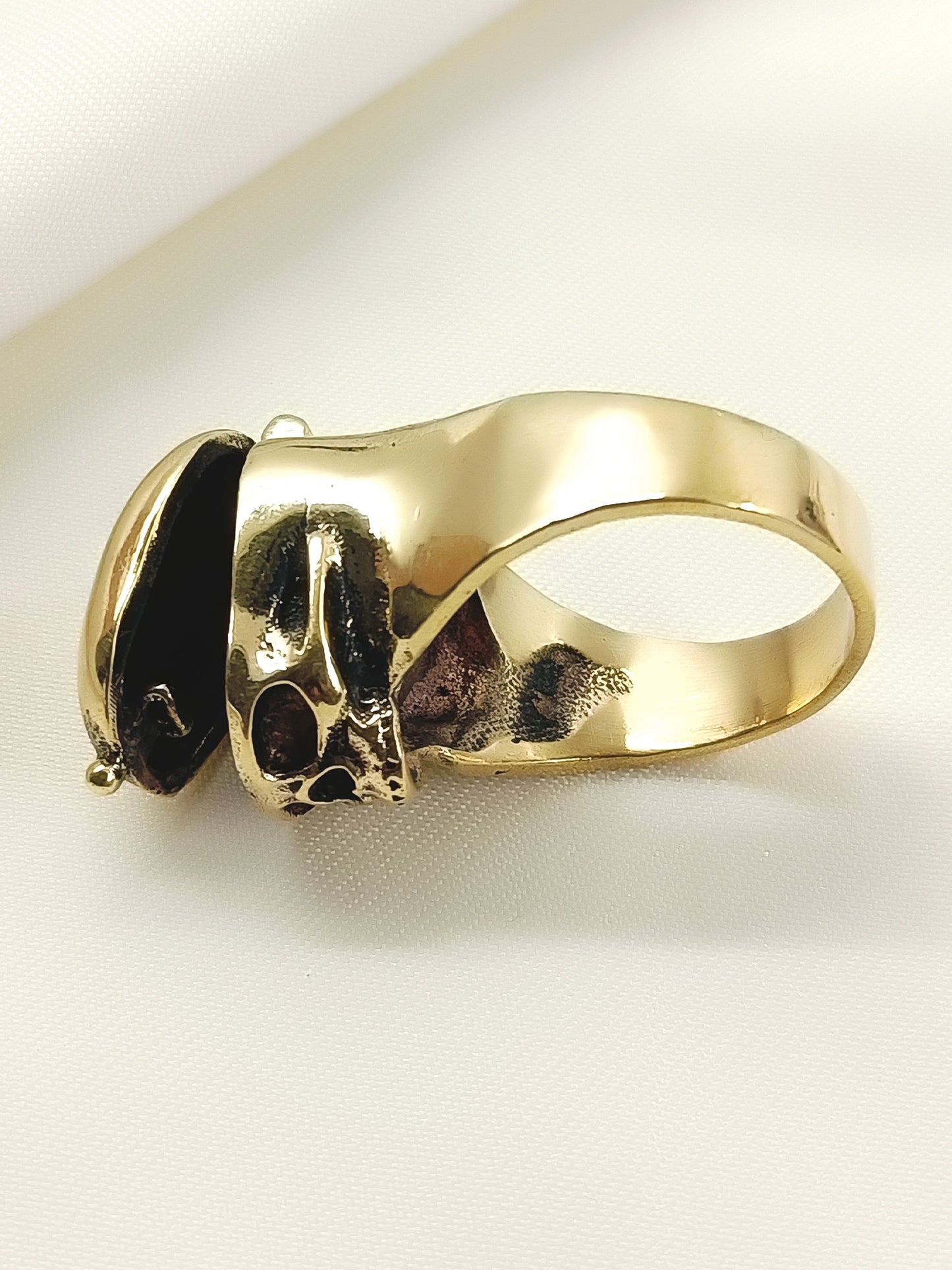 Adahat Golden Men's Finger Ring