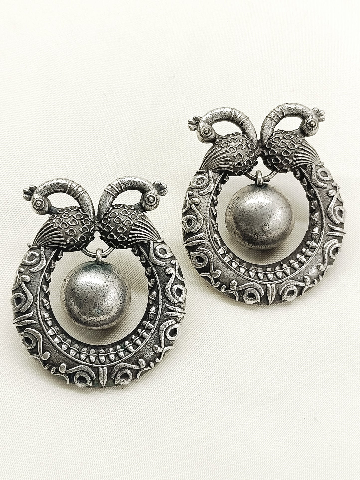 Mehar Plain Oxidized Earring