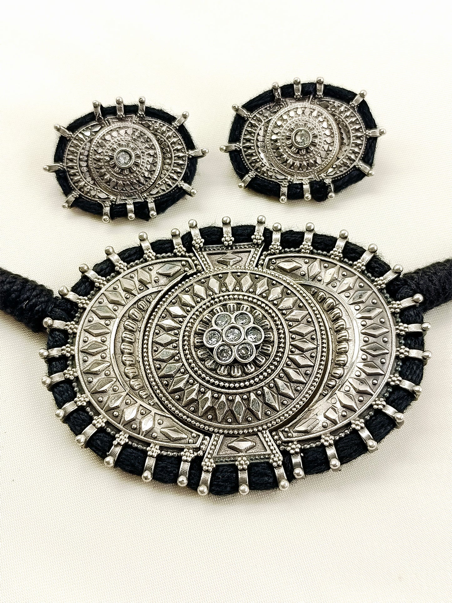 Karuna White Oxidized Choker Set
