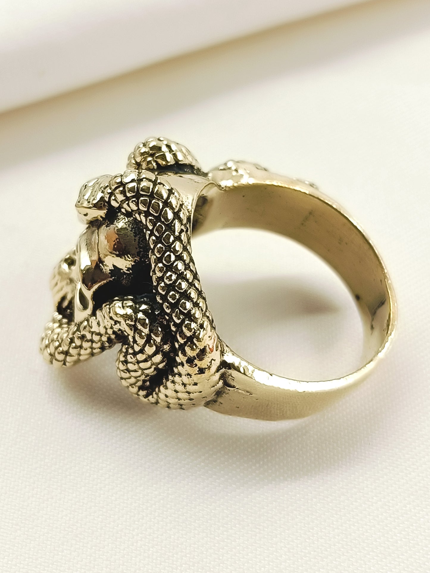 Adeine Golden Men's Finger Ring