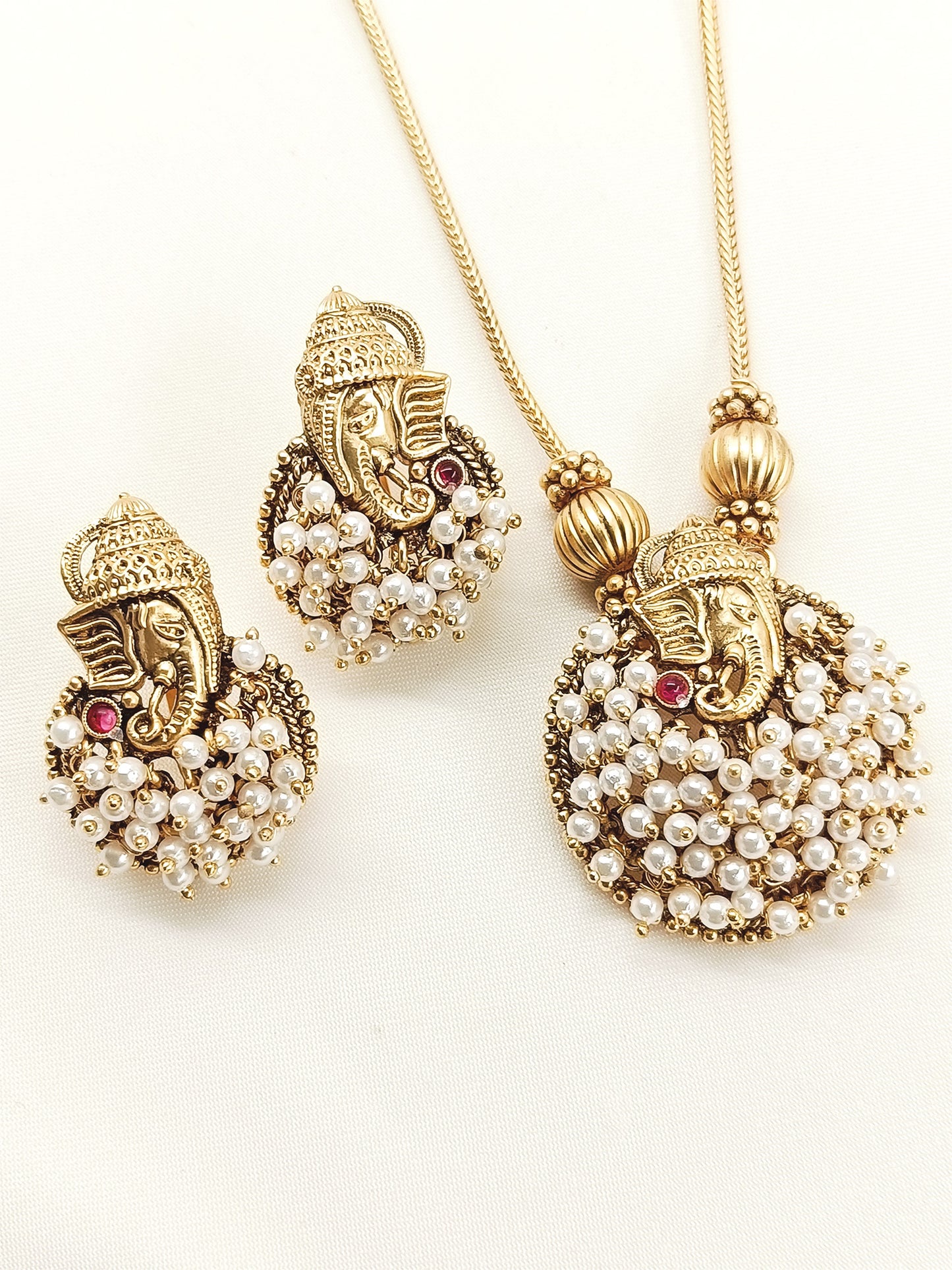 Draupadi White Pearl Antique Pendant Set