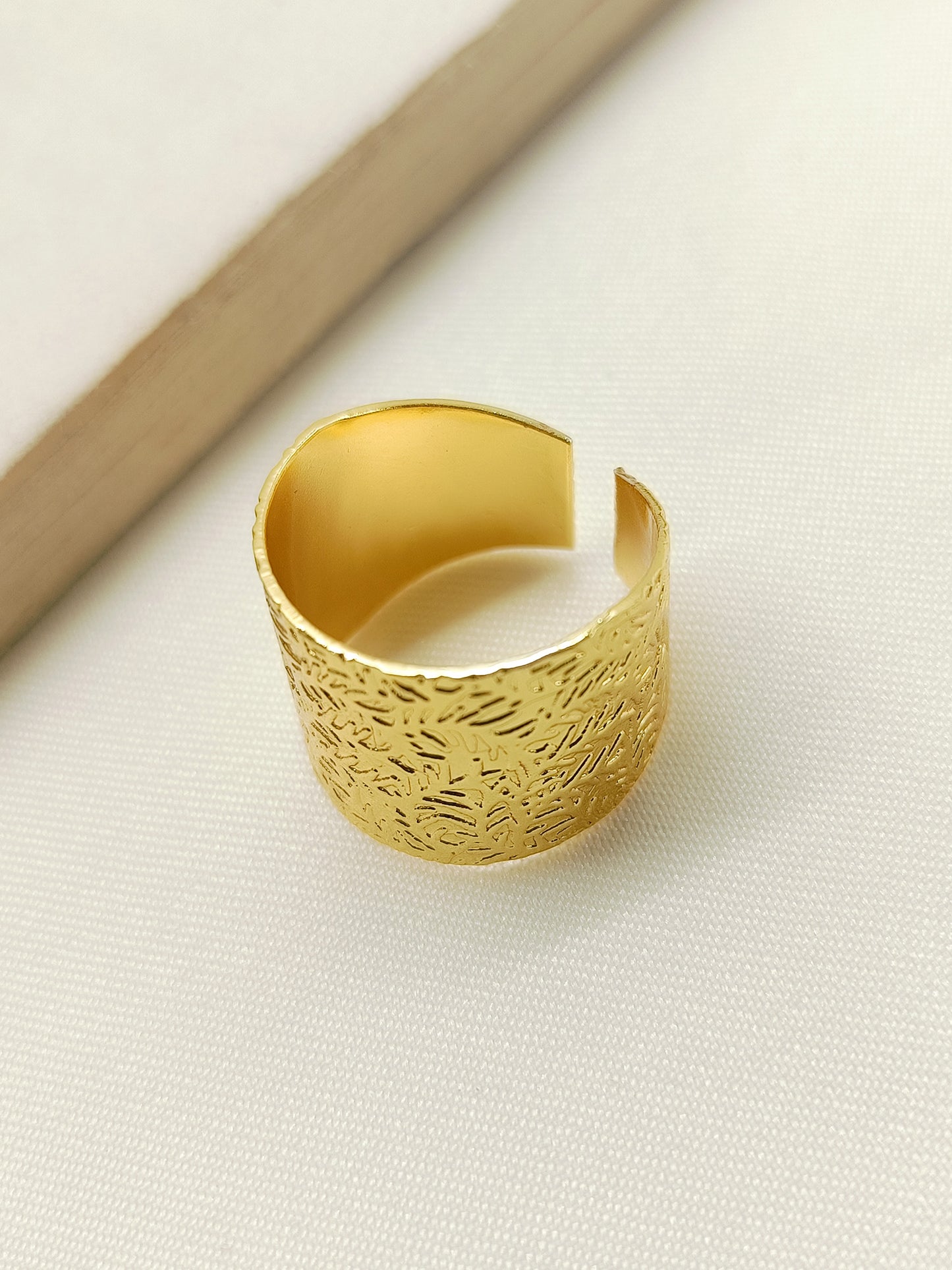 Nicik Golden Men's Finger Ring
