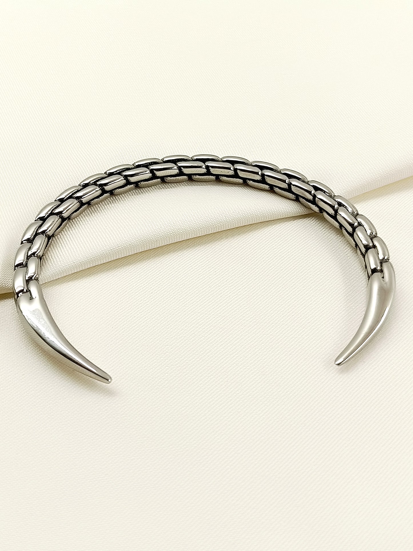 Aryav Plain Men's Bracelet