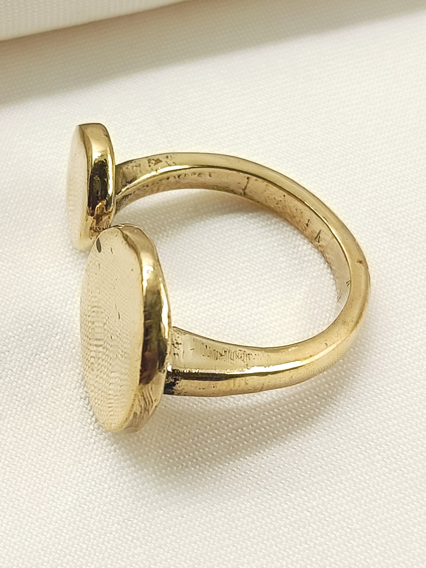 Nehant Golden Men's Finger Ring