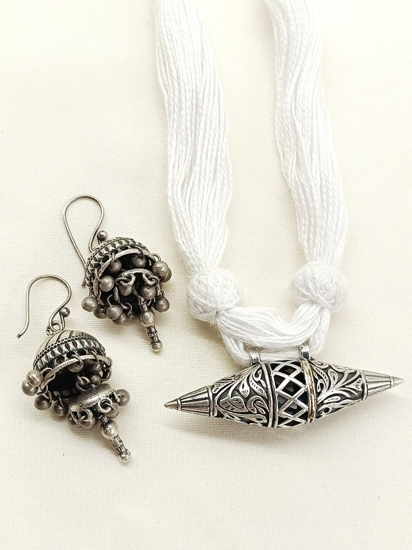 Sammi White Men's Necklace Set