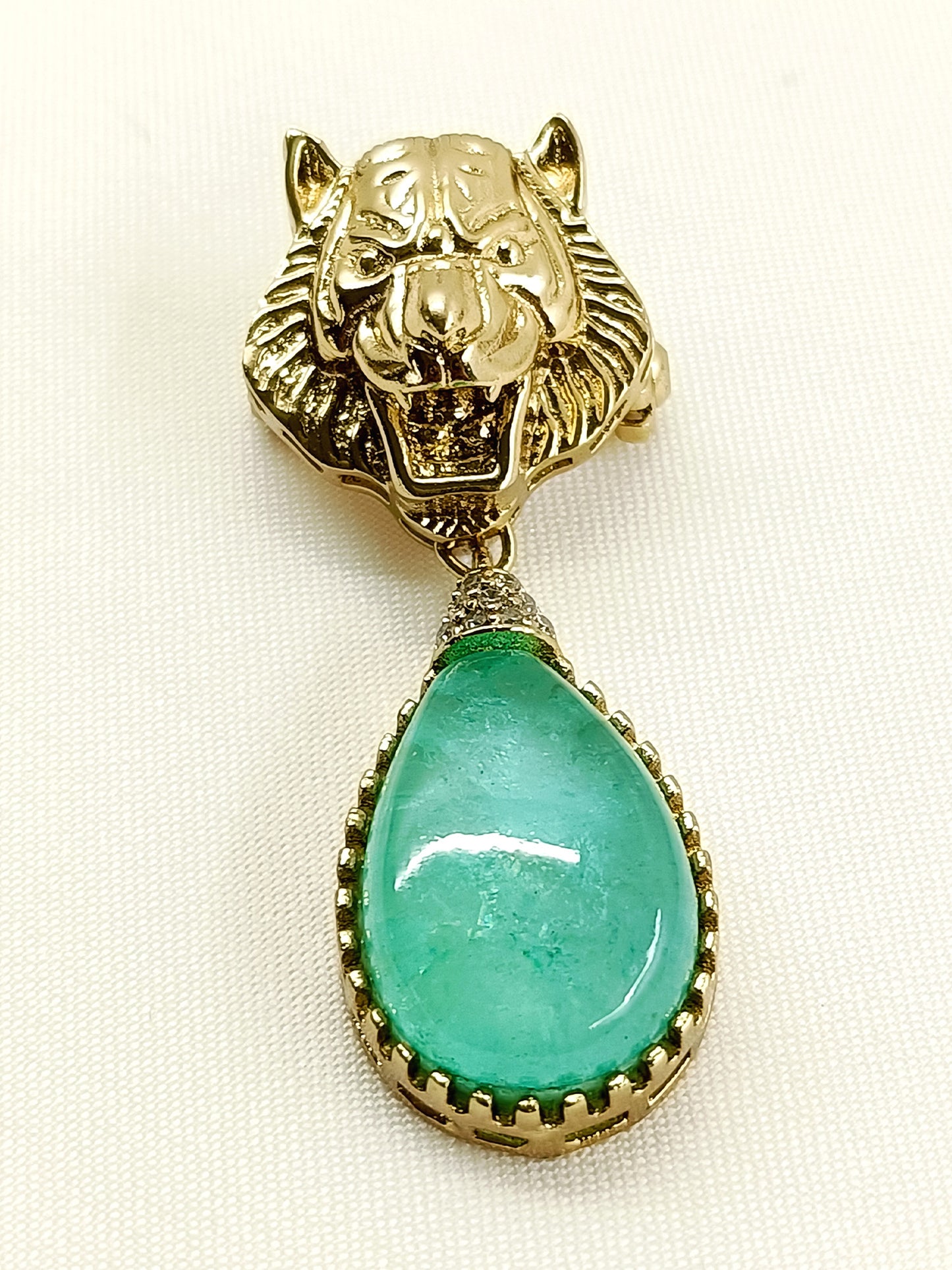 Madhurav Mint Green Lion Men's Brooch