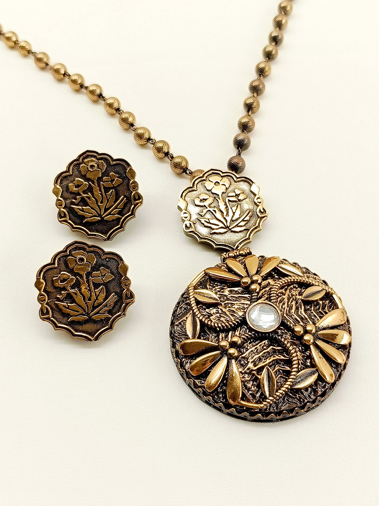 Seher Antique Gold Oxidized Pendant Set