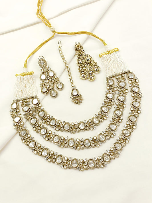 Kaumolika White Victorian Set