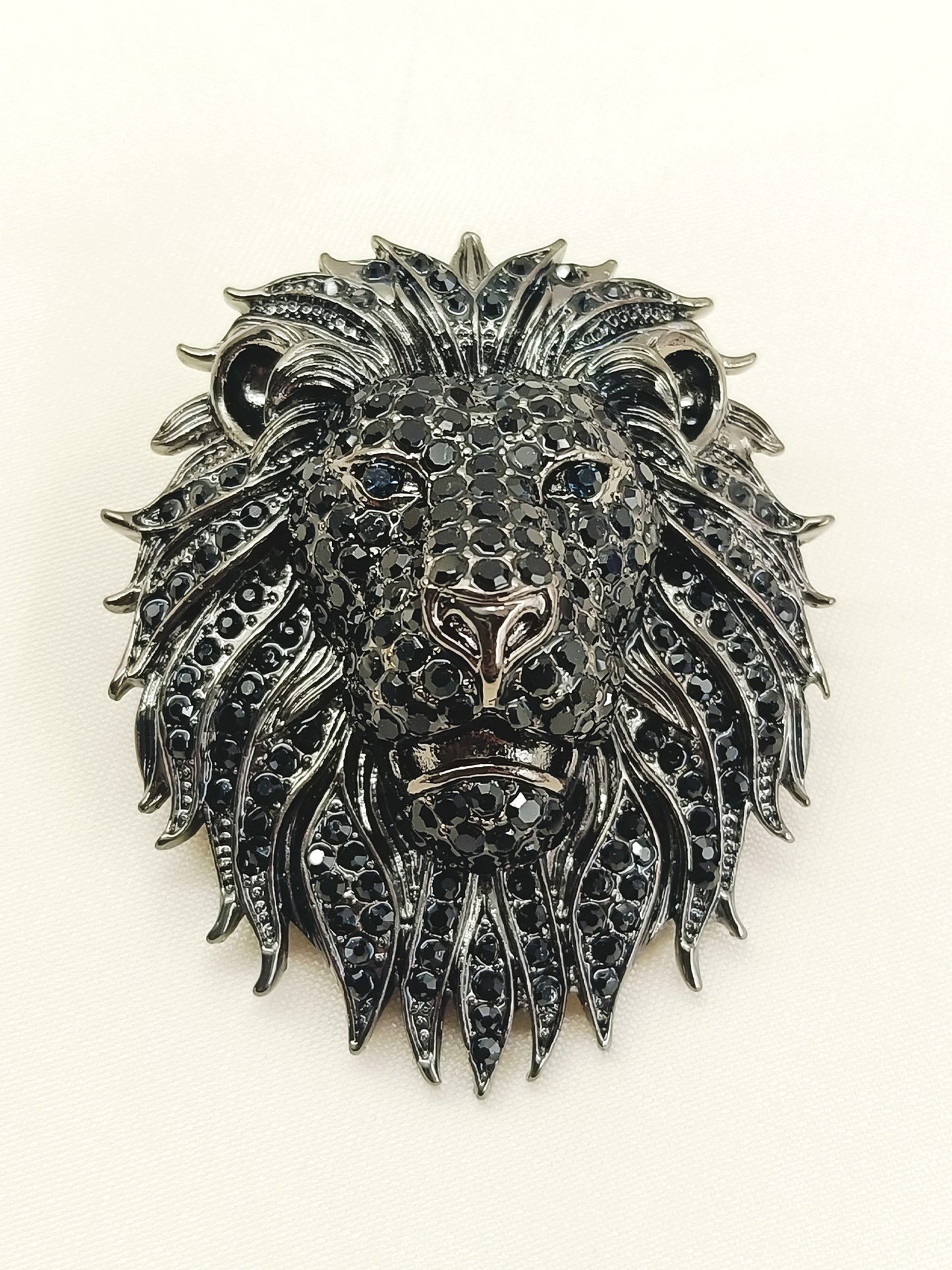 Omkar Black Lion Men's Brooch