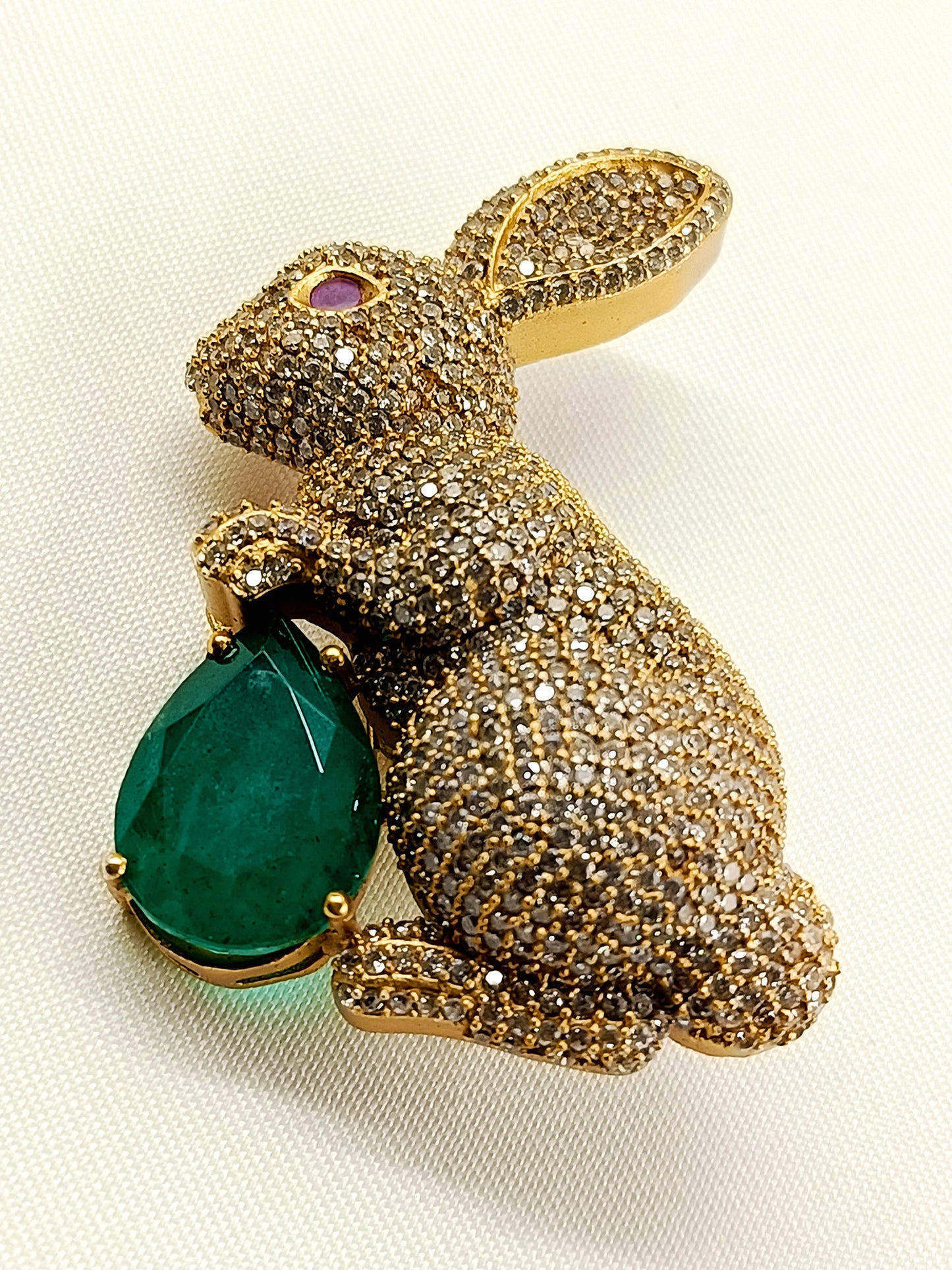 Samay Green Rabbit Men's Brooch