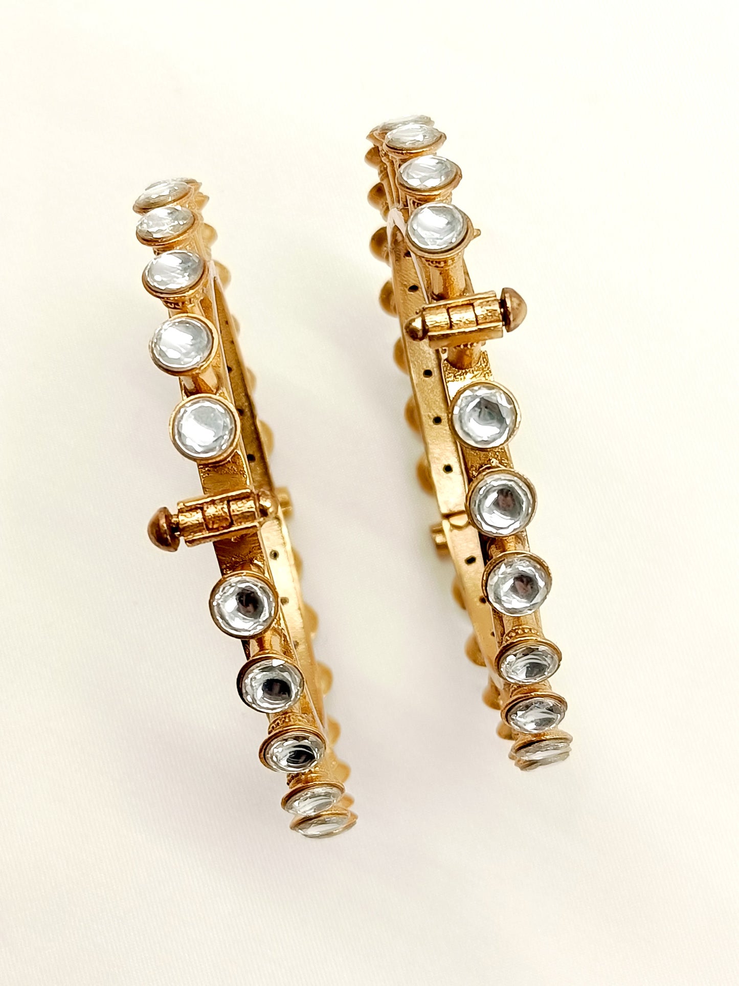 Kaaviya White Kundan Bangle Set Of 2
