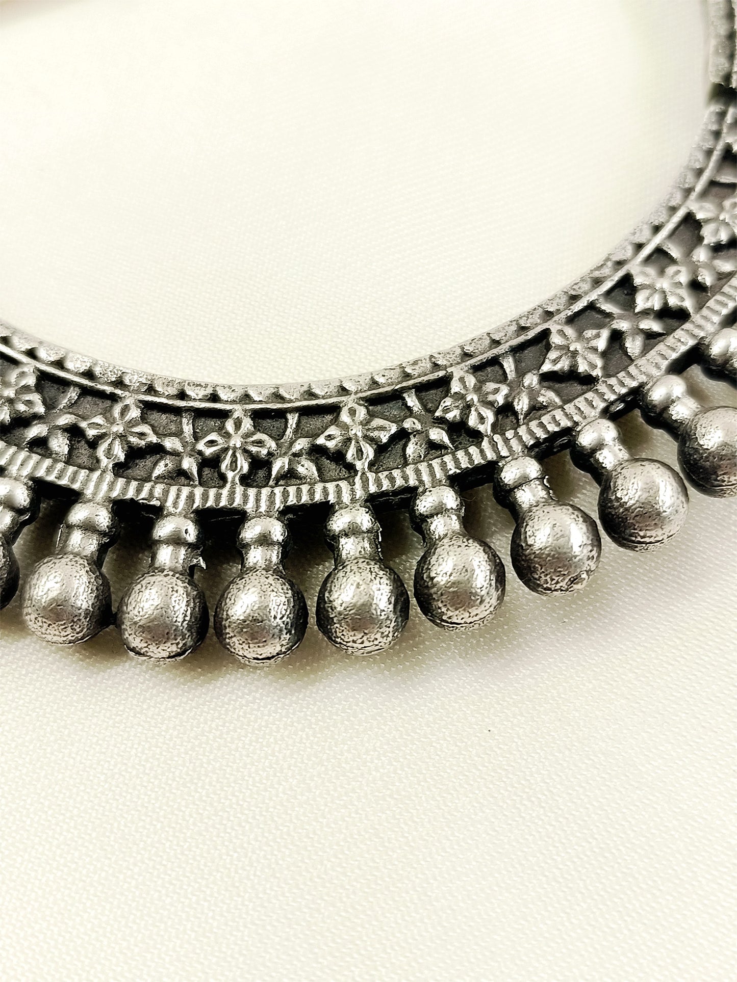 Dyuthi Plain Oxidized Bangle