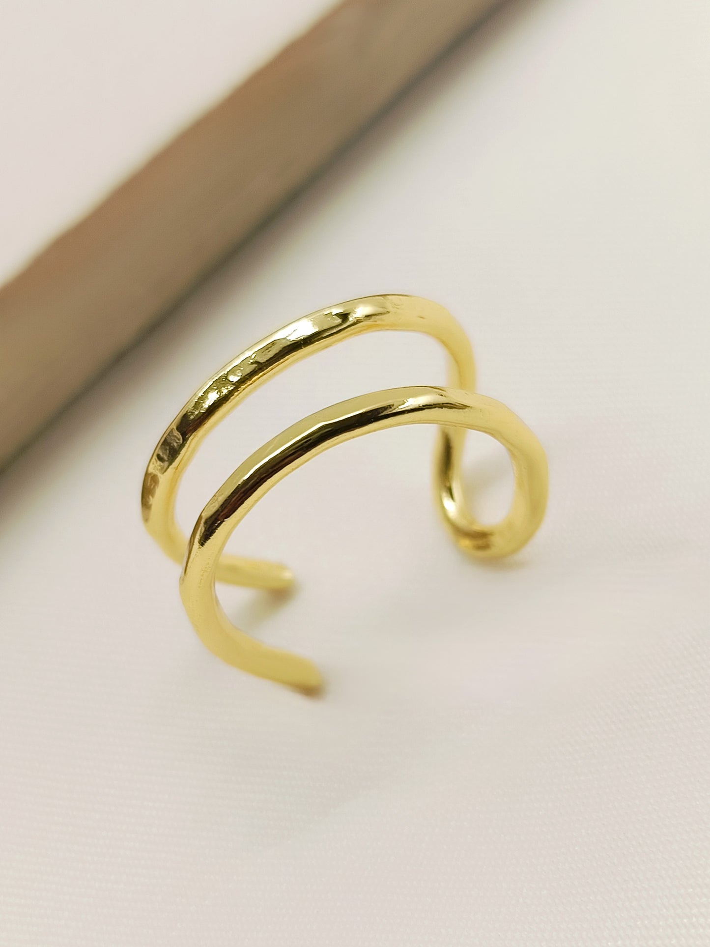 Viola Golden Men's Finger Ring