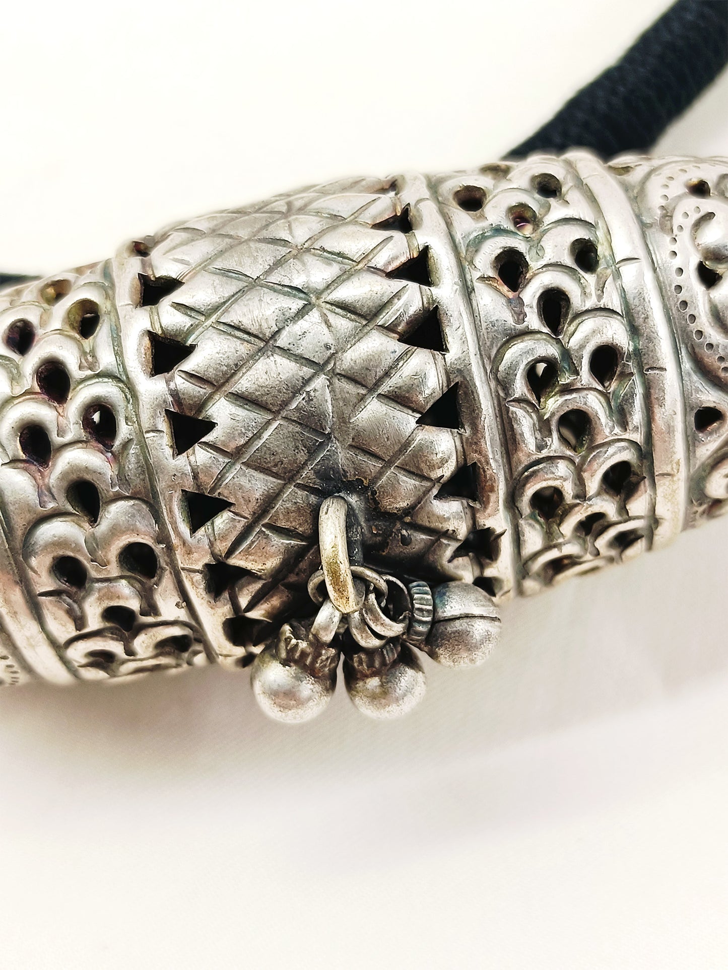 Odette Black Men's Neckpiece