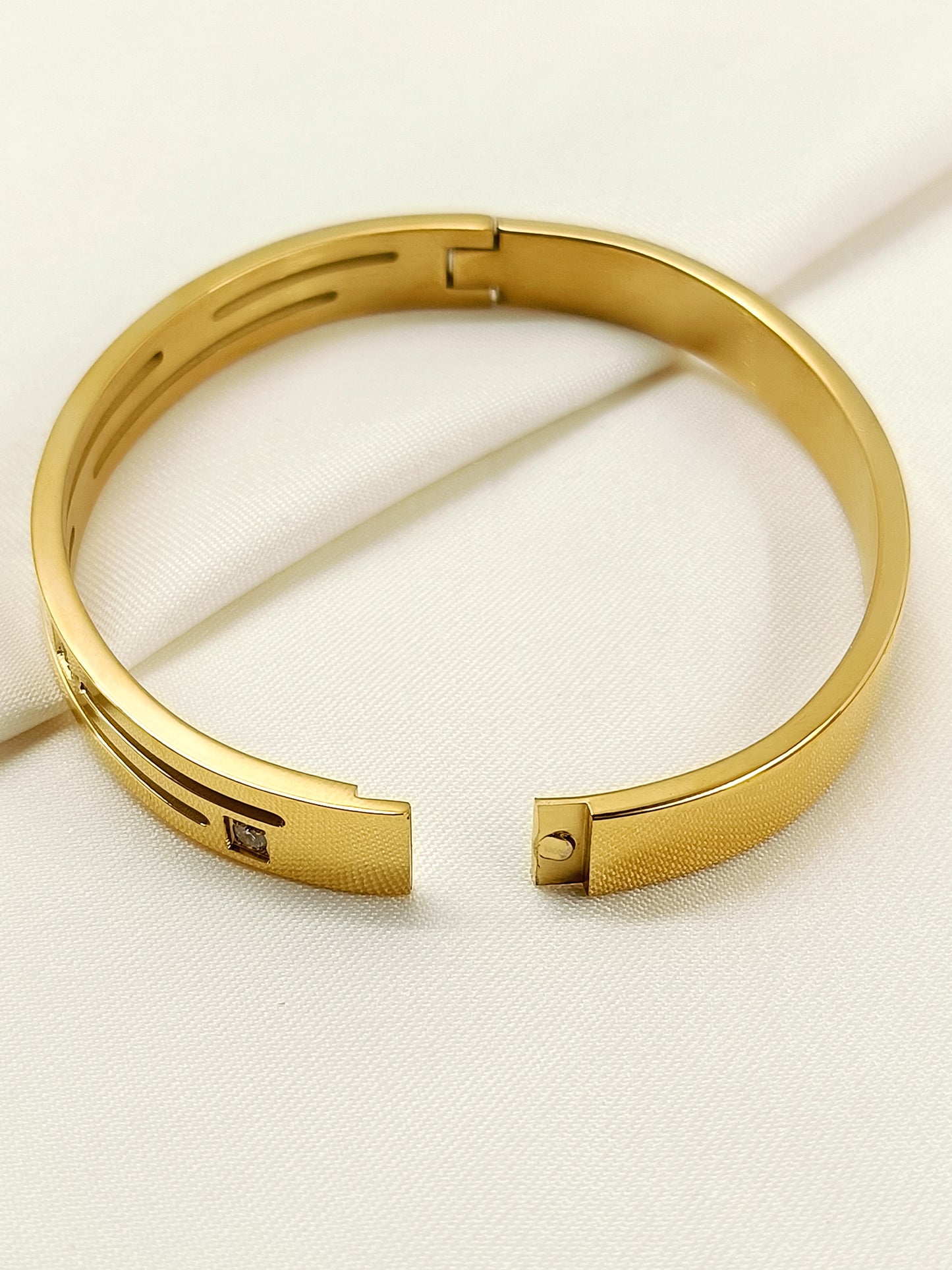 Aahan Golden Men's Bracelet