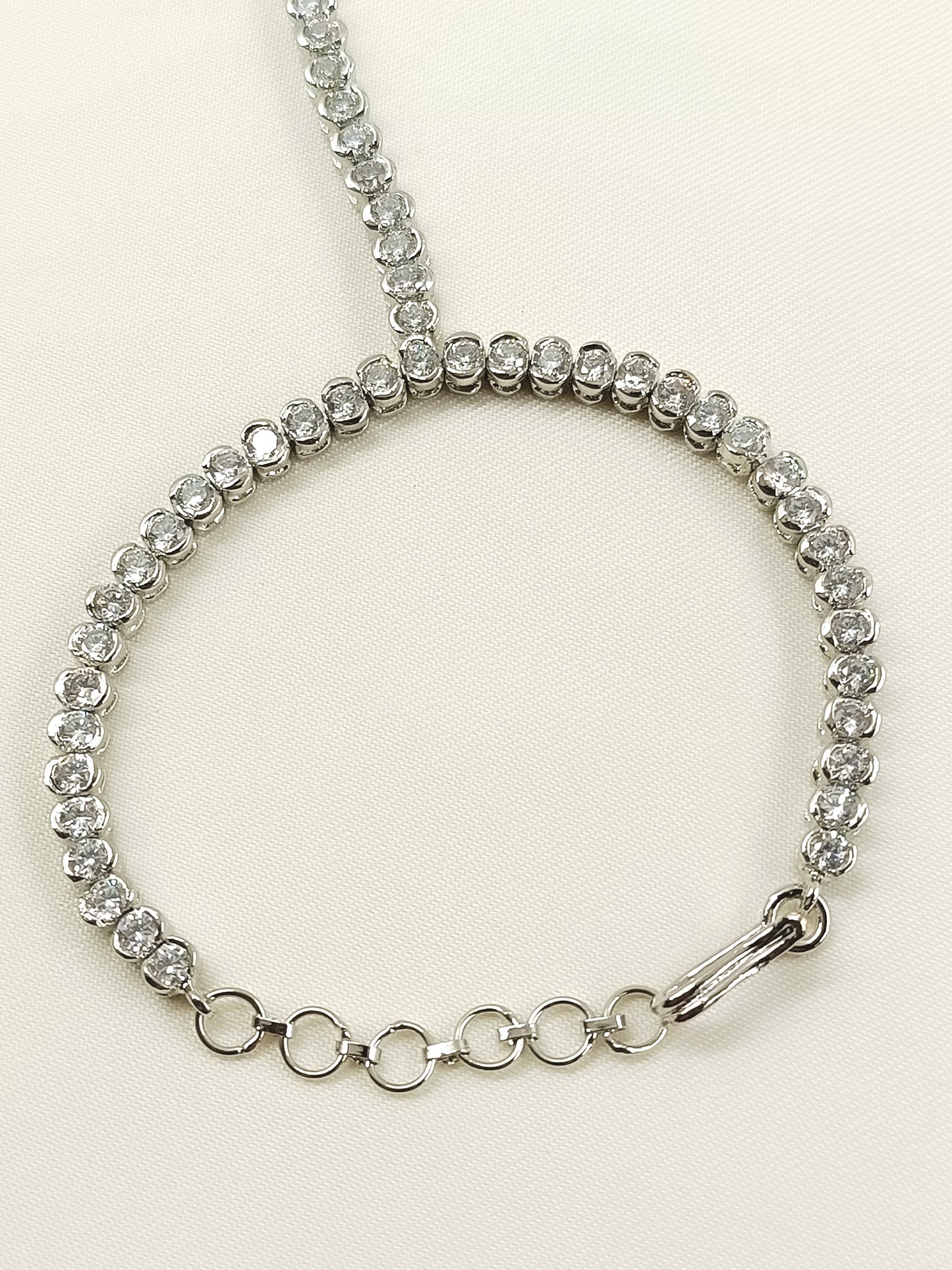 Warhi White American Diamond Hathphool