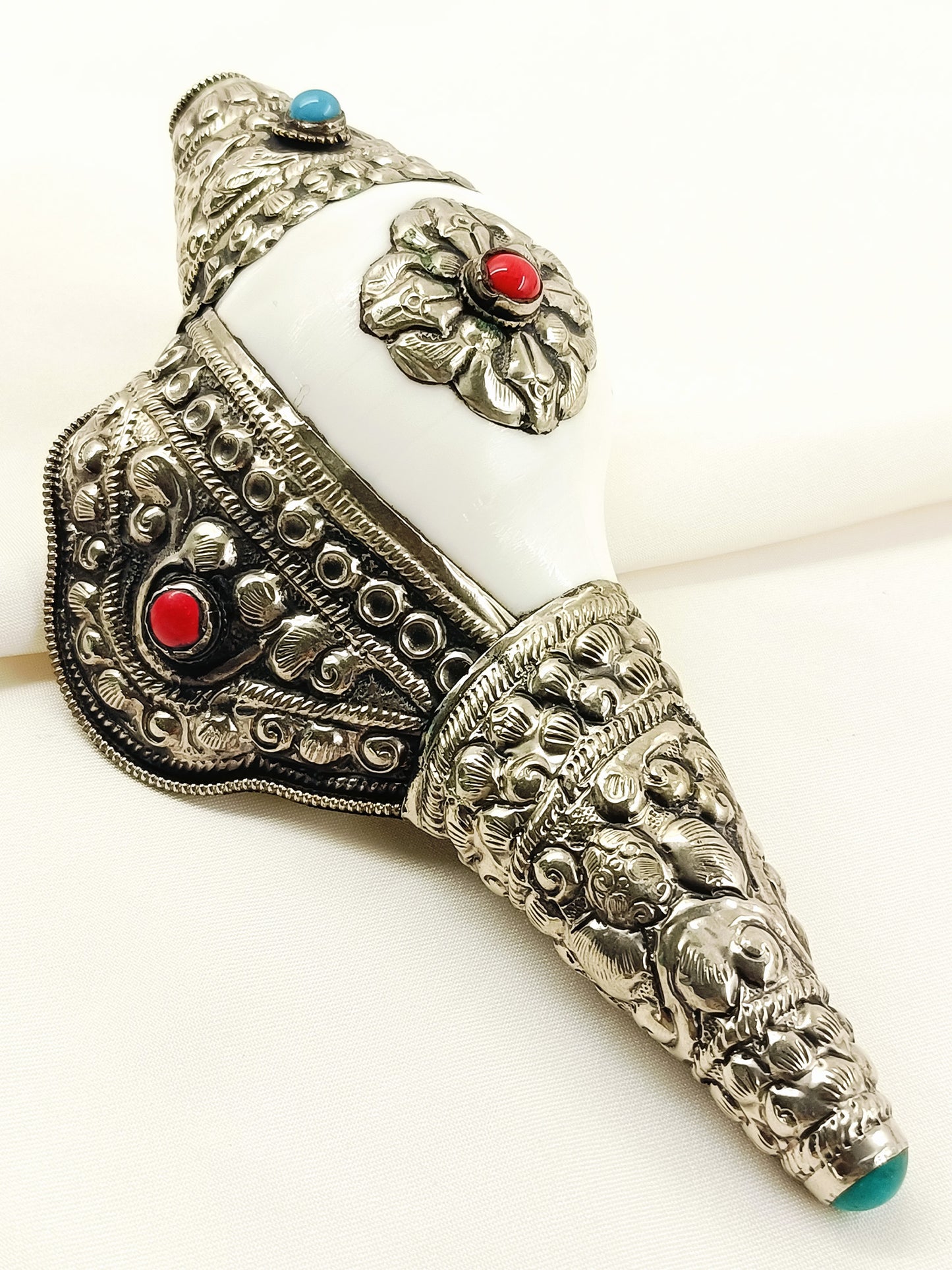 Mrigashi Silver Tibetan-Style Carved Shankh