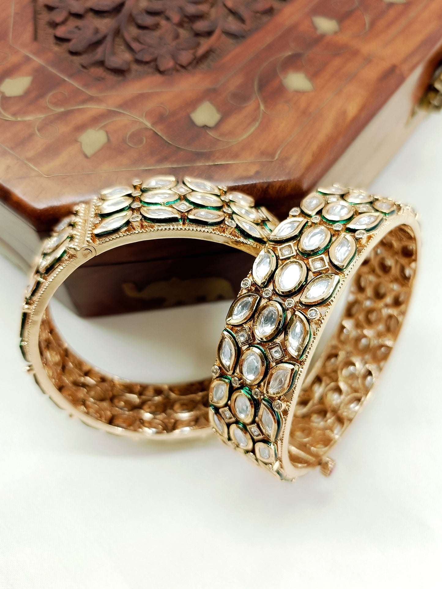 Kiyana White Kundan Bangles